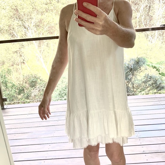 Relaxed linen-look dress with double frilled hem SIZE 10 by Yours Truly - Picture 4 of 9